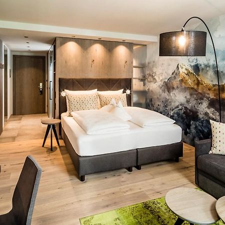 Alpine Luxury Spa Resort Schwarzenstein Lutago Luaran gambar