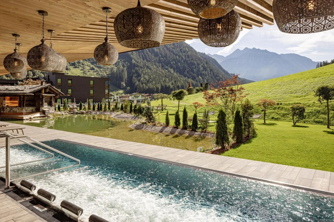 Alpine Luxury Spa Resort Schwarzenstein Lutago Luaran gambar