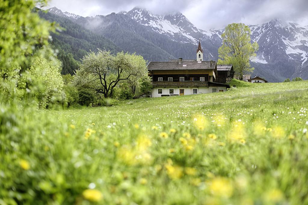 Alpine Luxury Spa Resort Schwarzenstein Lutago Luaran gambar