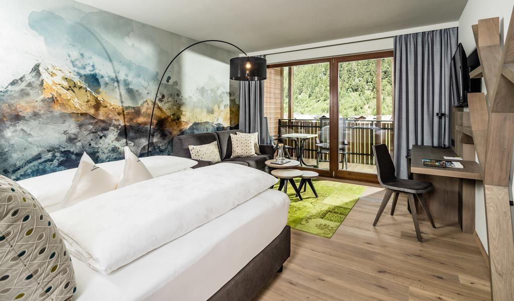 Alpine Luxury Spa Resort Schwarzenstein Lutago Luaran gambar