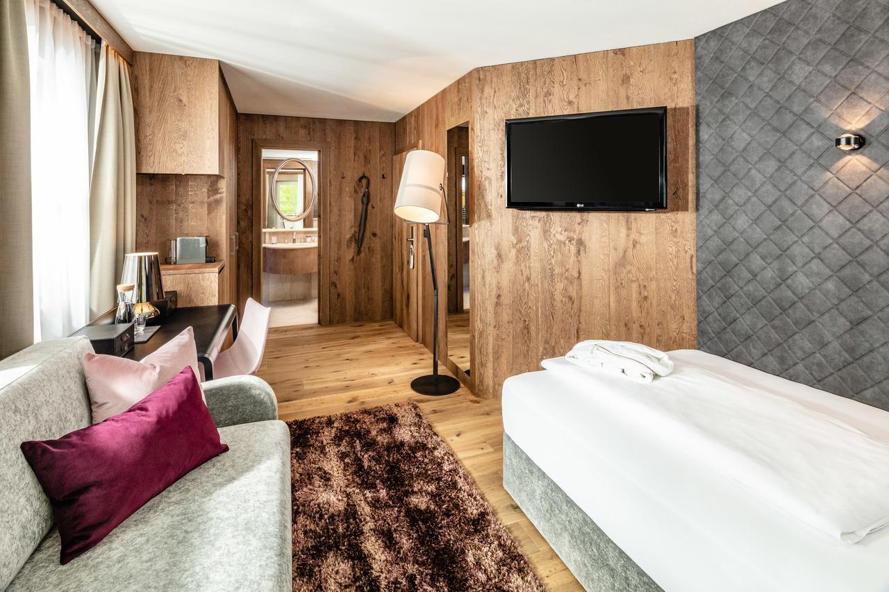 Alpine Luxury Spa Resort Schwarzenstein Lutago Luaran gambar