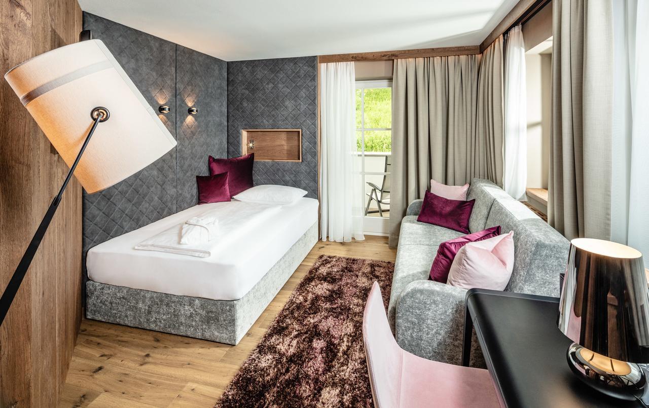 Alpine Luxury Spa Resort Schwarzenstein Lutago Luaran gambar